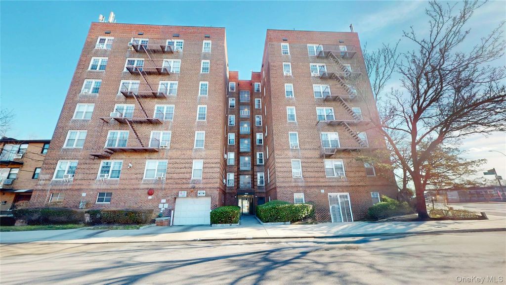Photo of 85-04 63rd Drive #6E, Rego Park, NY 11374 (MLS # 950999)