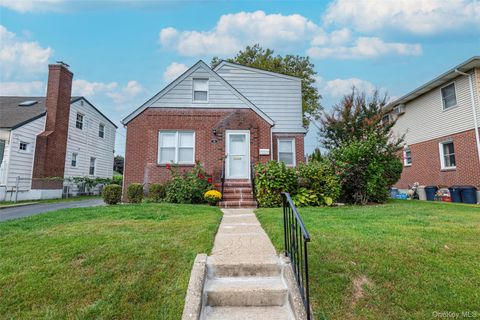 43 Orchid Lane New Hyde Park NY 11040