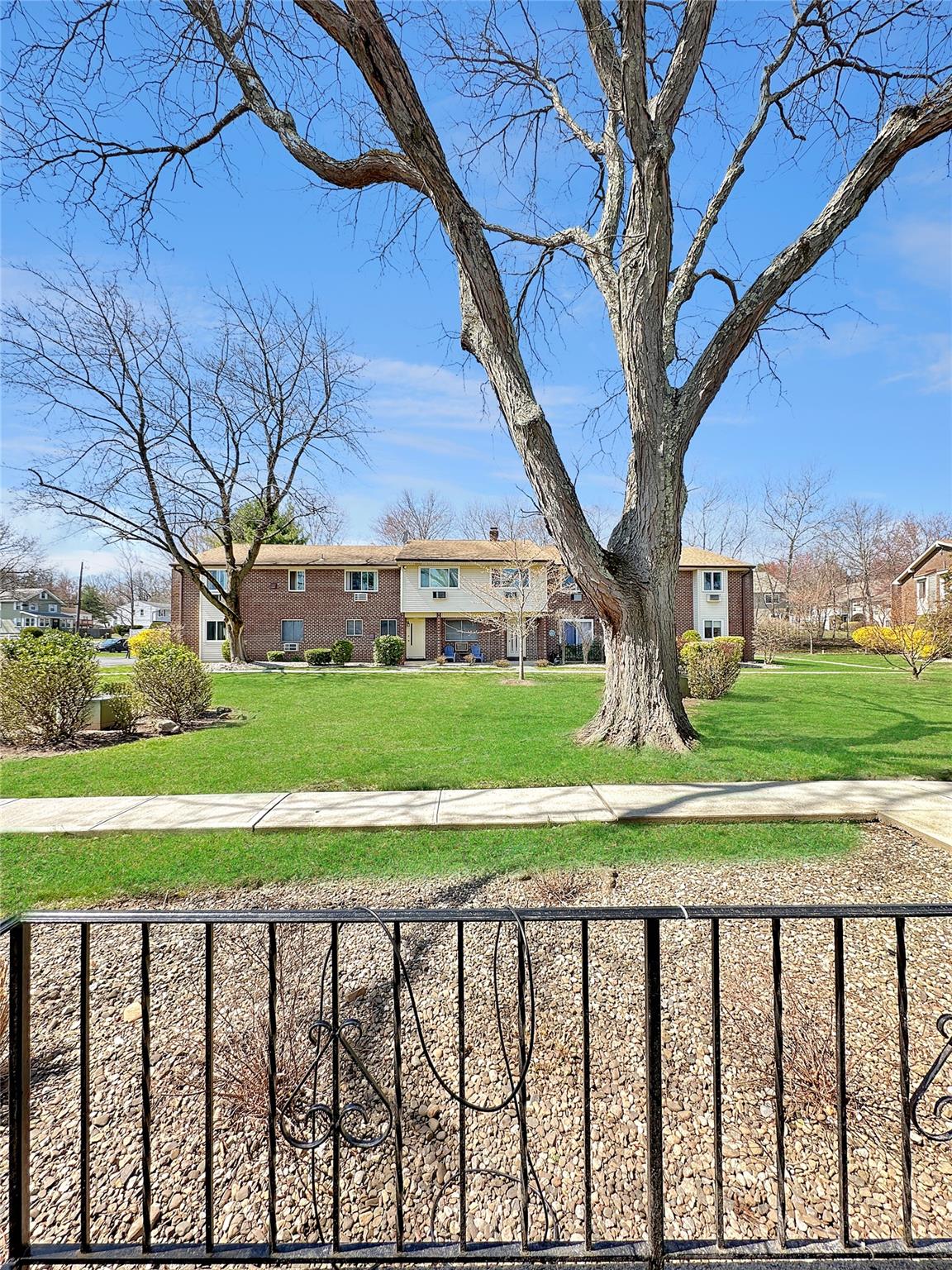 1 Blue Hill Commons Dr #B, Orangeburg, New York image 1