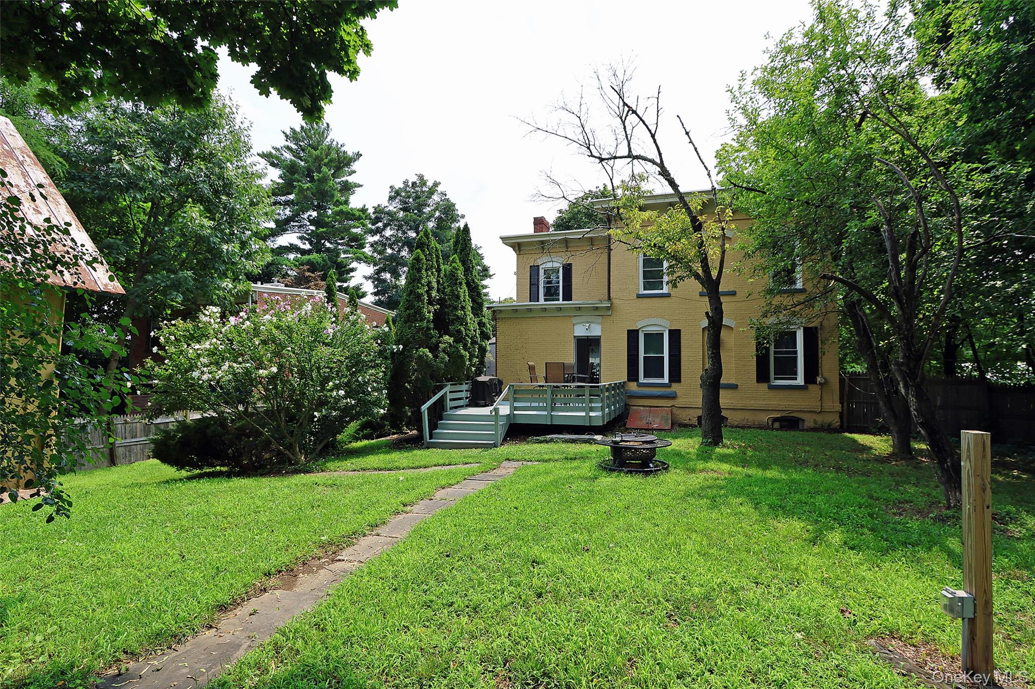 16 Elm Street