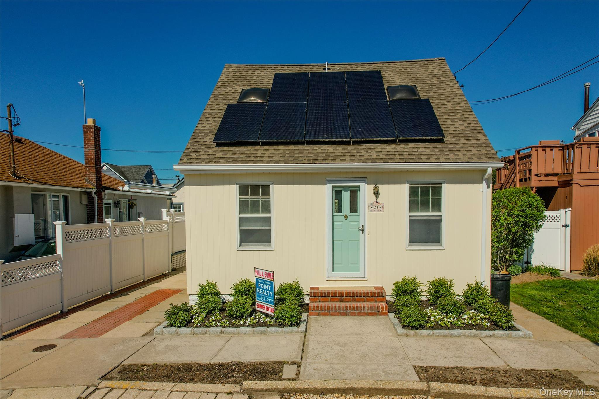 23 Garden City Avenue
