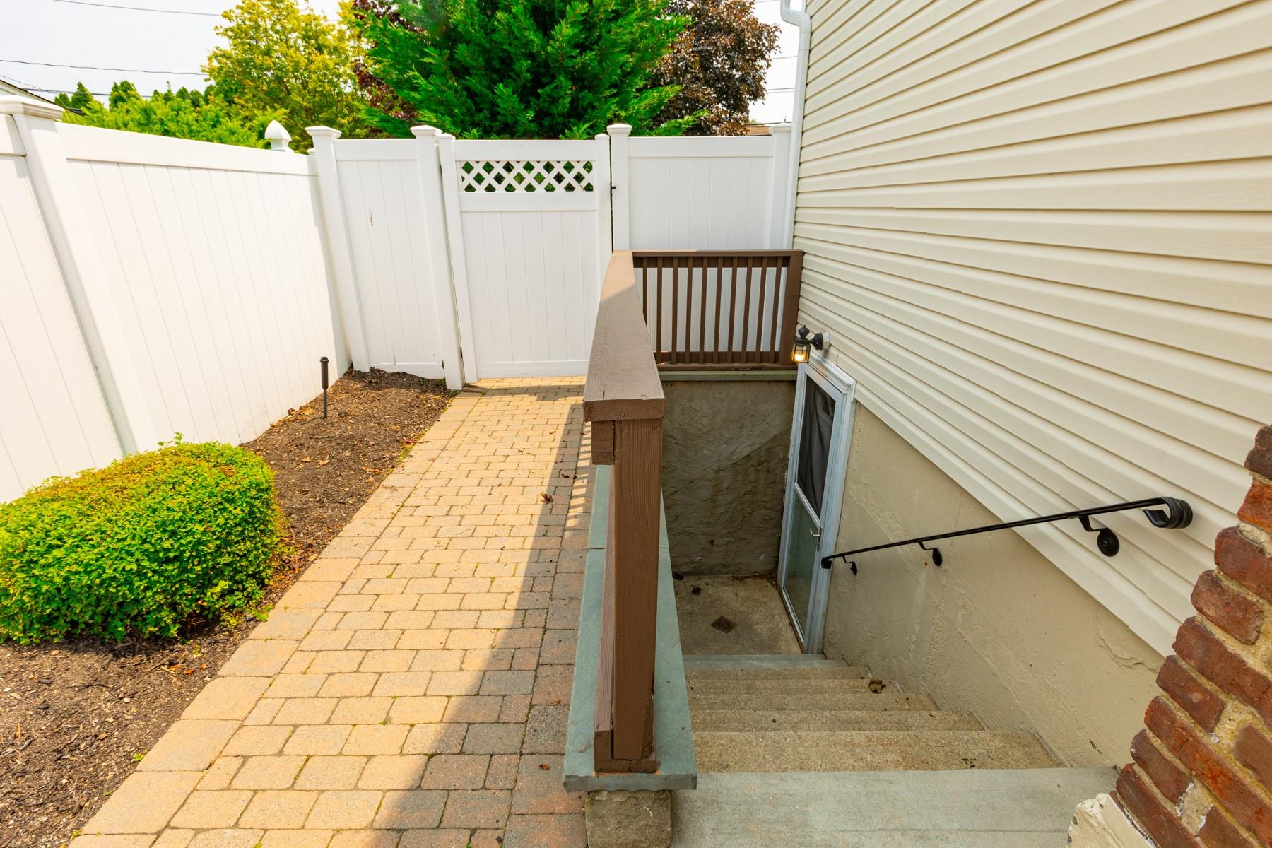 379 Ferris Road, Seaford, New York image 26