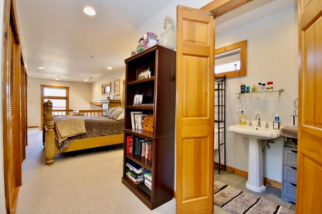 19 W Mitchell Street, Smallwood, New York image 32
