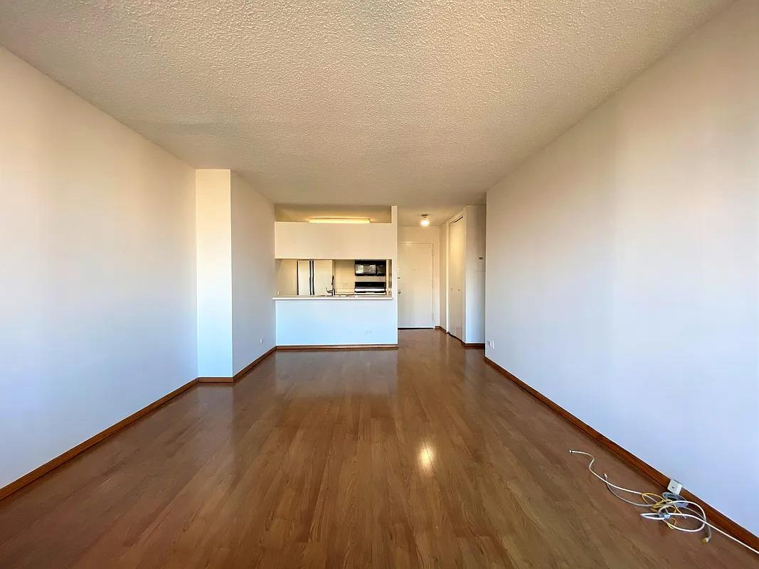 6254 97th Place #10L, Rego Park, New York image 4