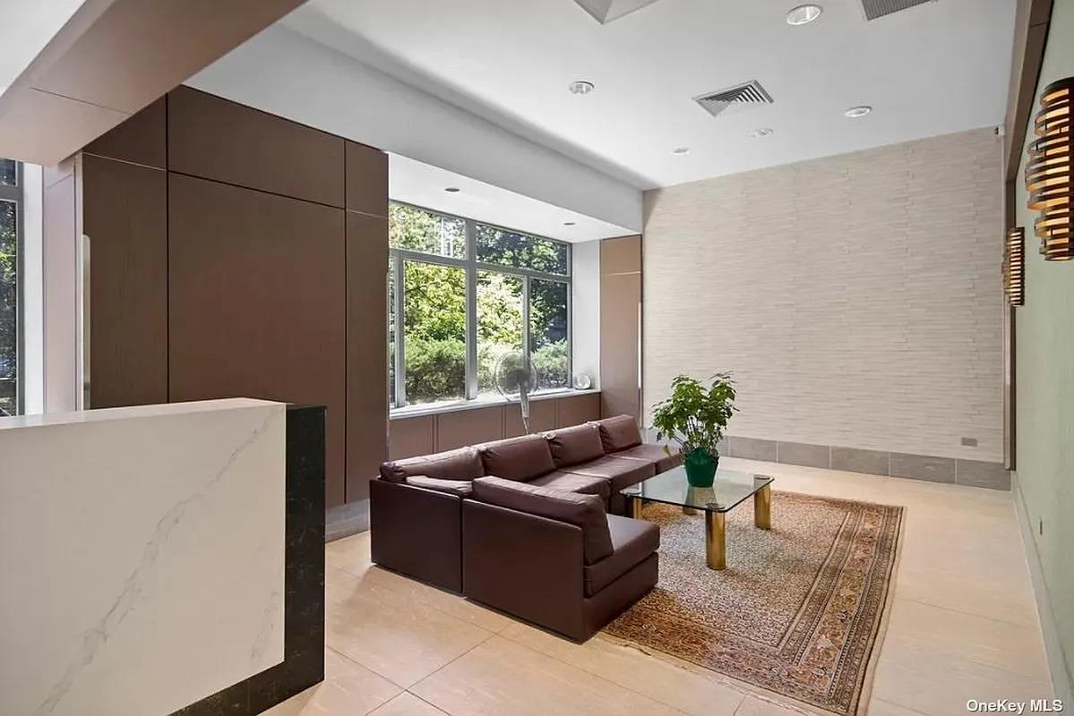 6254 97th Place #10L, Rego Park, New York image 2