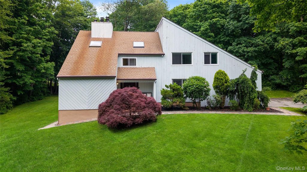 Photo of 65 Cliffside Lane, Bedford Corners, NY 10549 (MLS # 995893)