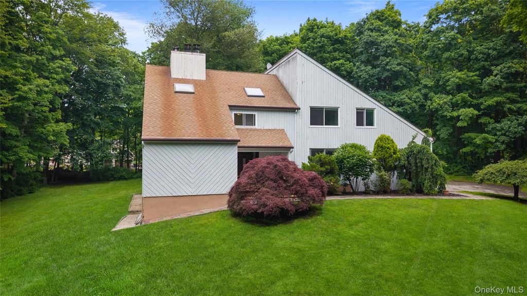 Photo of 65 Cliffside Lane, Bedford Corners, NY 10549 (MLS # 995893)