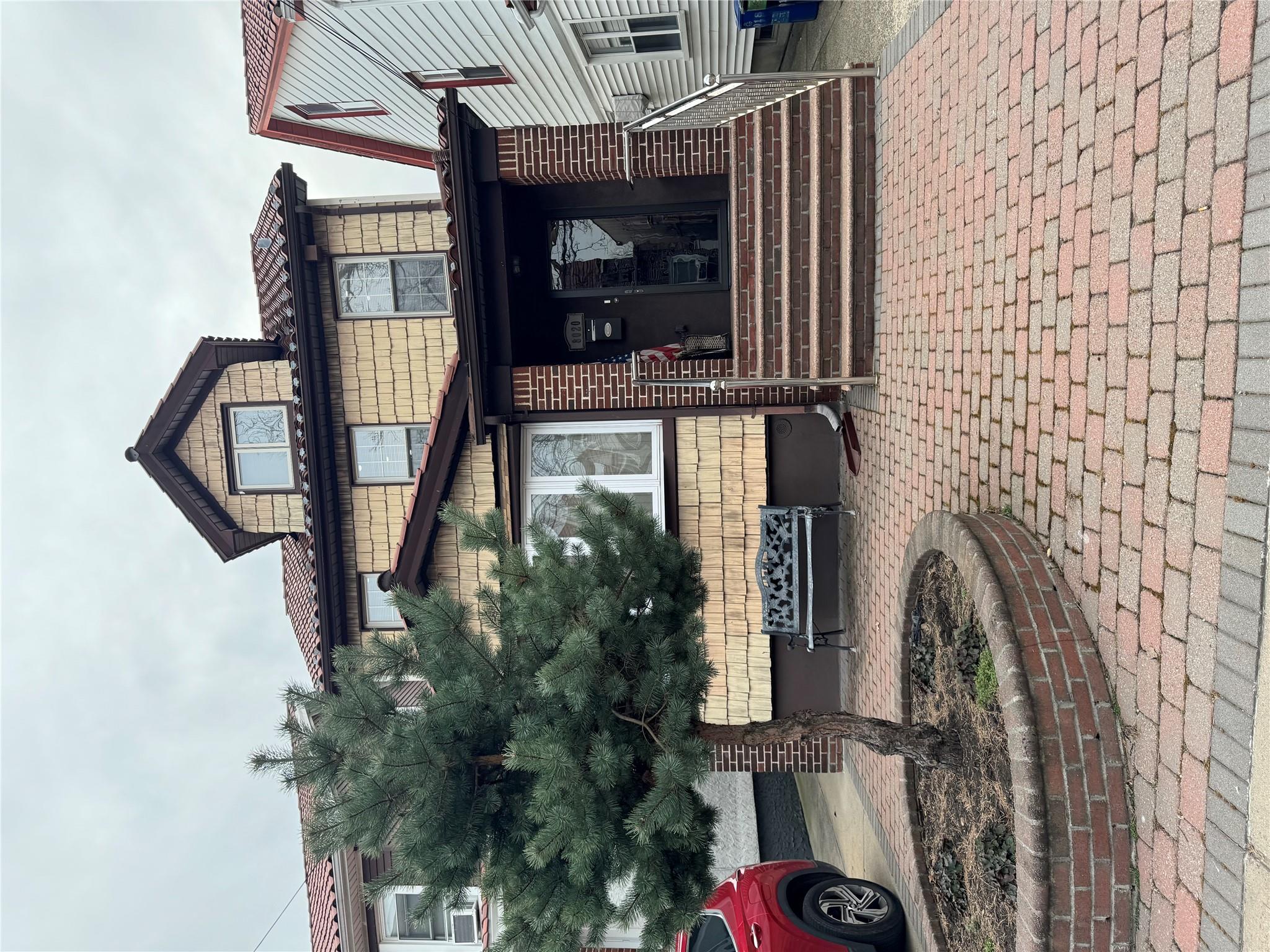 Property for Sale at Margaret Place Pl, Glendale, Queens, NY - Bedrooms: 4 
Bathrooms: 3  - $1,299,000