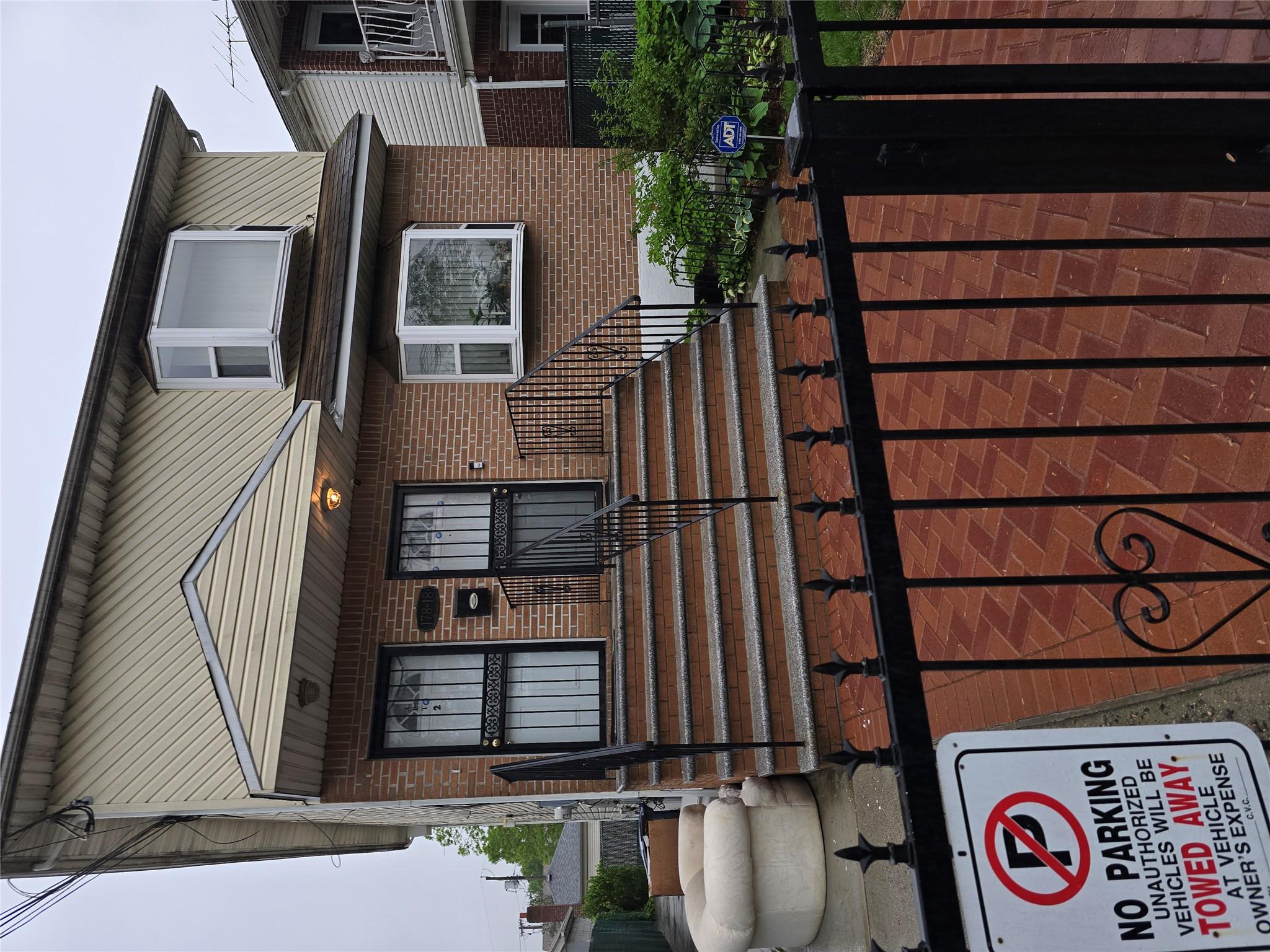 Rental Property at 130th Road 2Fl, Springfield Gardens, Queens, NY - Bedrooms: 3 
Bathrooms: 2 
Rooms: 5  - $3,200 MO.