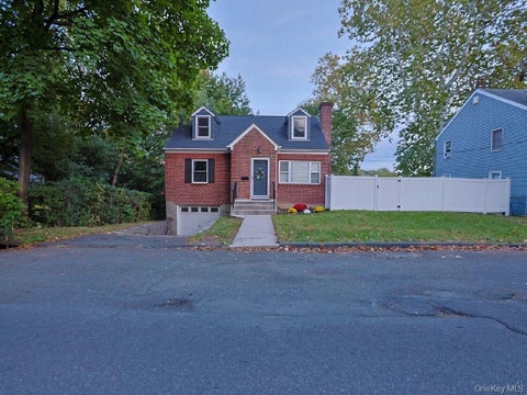 Photo of 10 Etville Avenue #12, Yonkers, NY 10703 (MLS # 1061489)