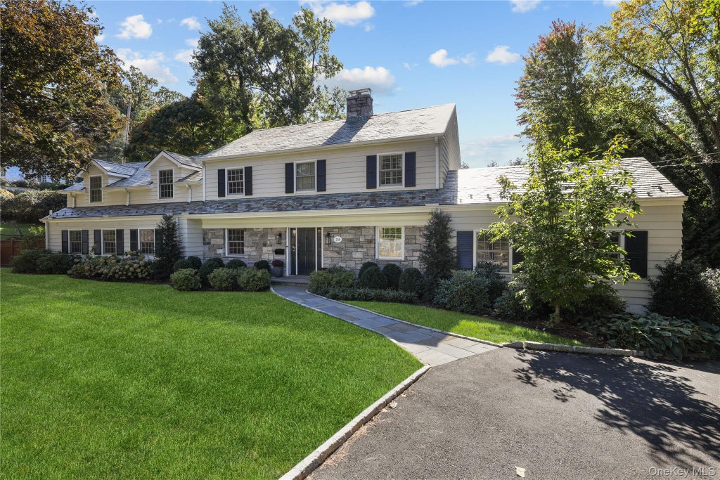 Photo of 238 Pondfield Road, Bronxville, NY 10708 (MLS # 1057841)