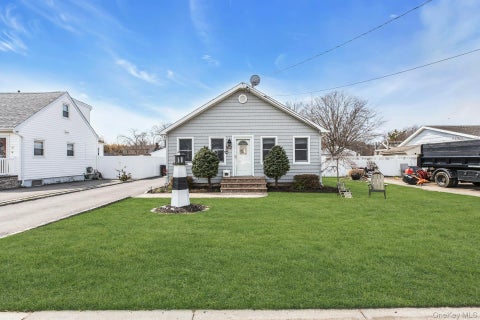 Homes For Sale - 39 Ocean Avenue<br/> Blue Point, NY 11715