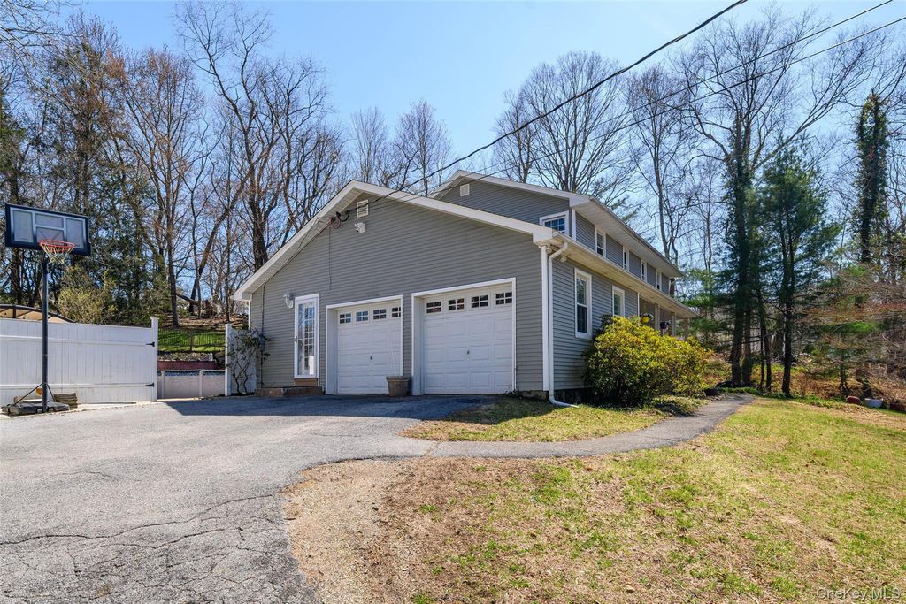 Photo of 3795 Wildwood Street, Yorktown Heights, NY 10598 (MLS # 983918)