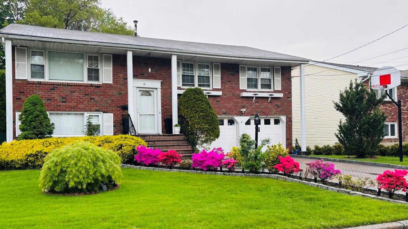 21 Eastwind Road, Yonkers, New York image 1