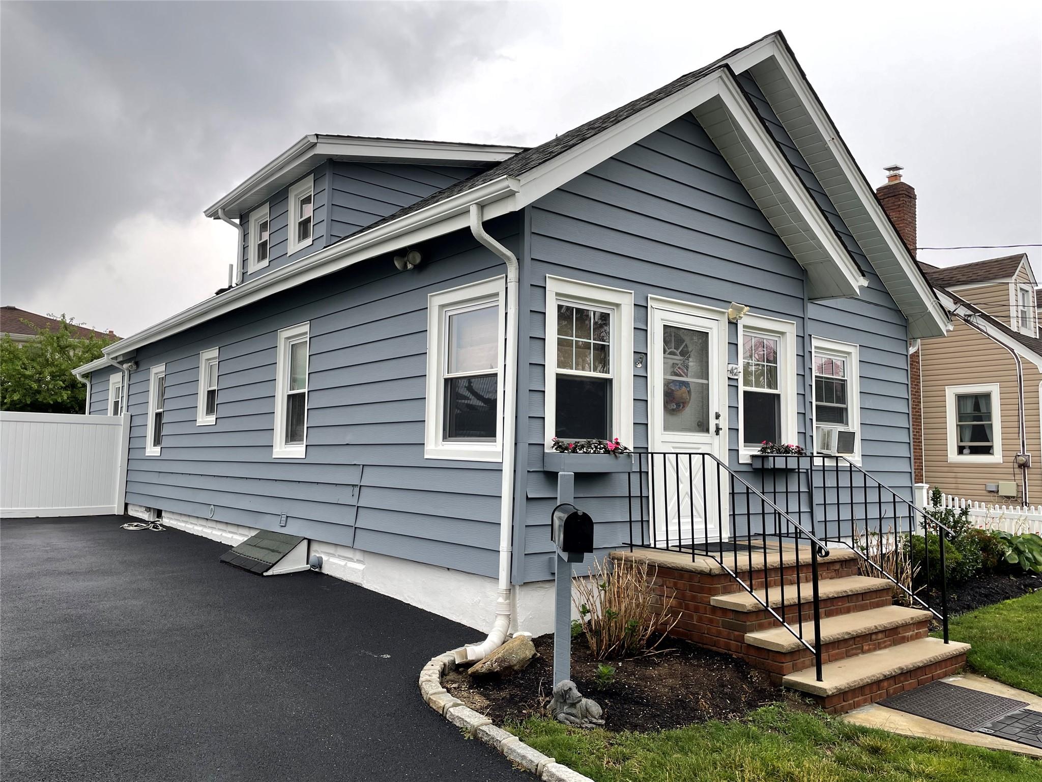 42 Saint Marks Avenue