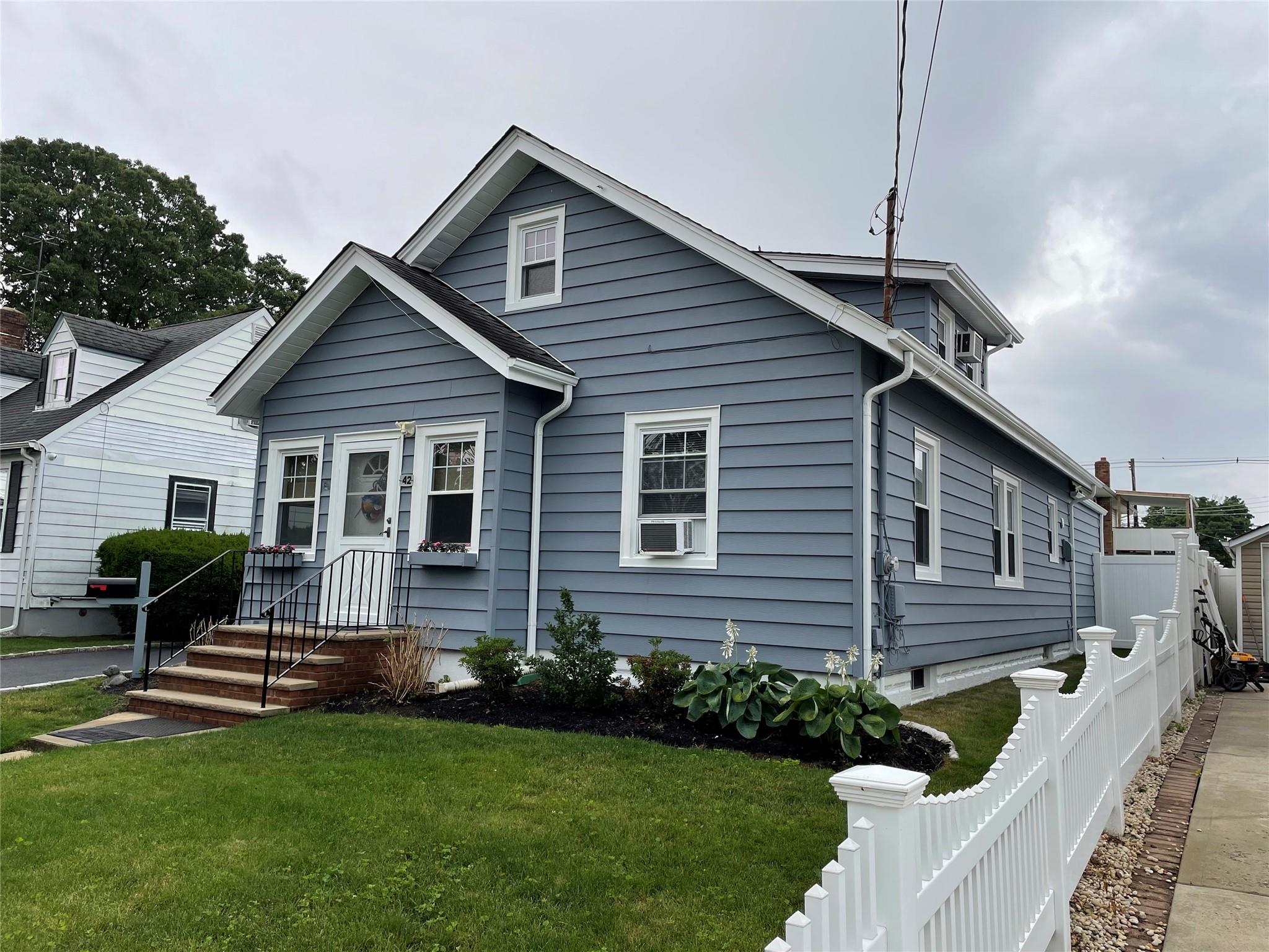 42 Saint Marks Avenue
