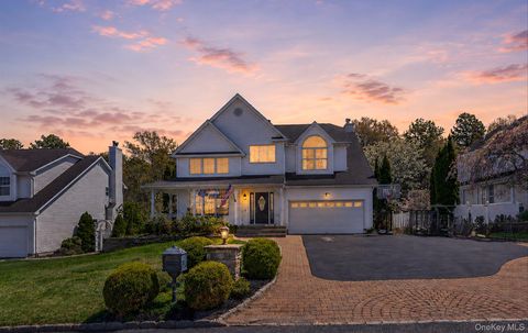 Photo of 33 Oceanview Boulevard, Manorville, NY 11949 (MLS # 995489)