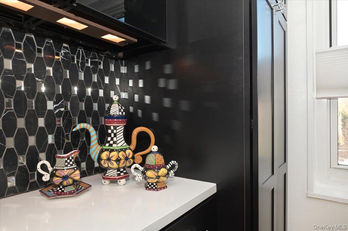 25 CANTERBURY Road 3-H