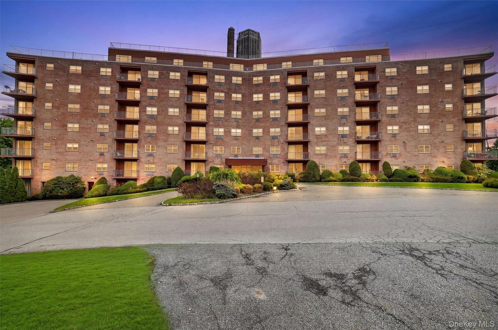 Photo of 1 Lakeview Drive #2N, Peekskill, NY 10566 (MLS # 995270)