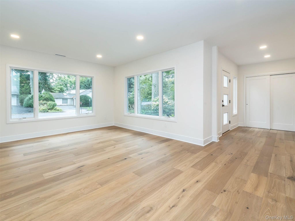 Photo of 48 Buckeye Road, Glen Cove, NY 11542 (MLS # 1063397)