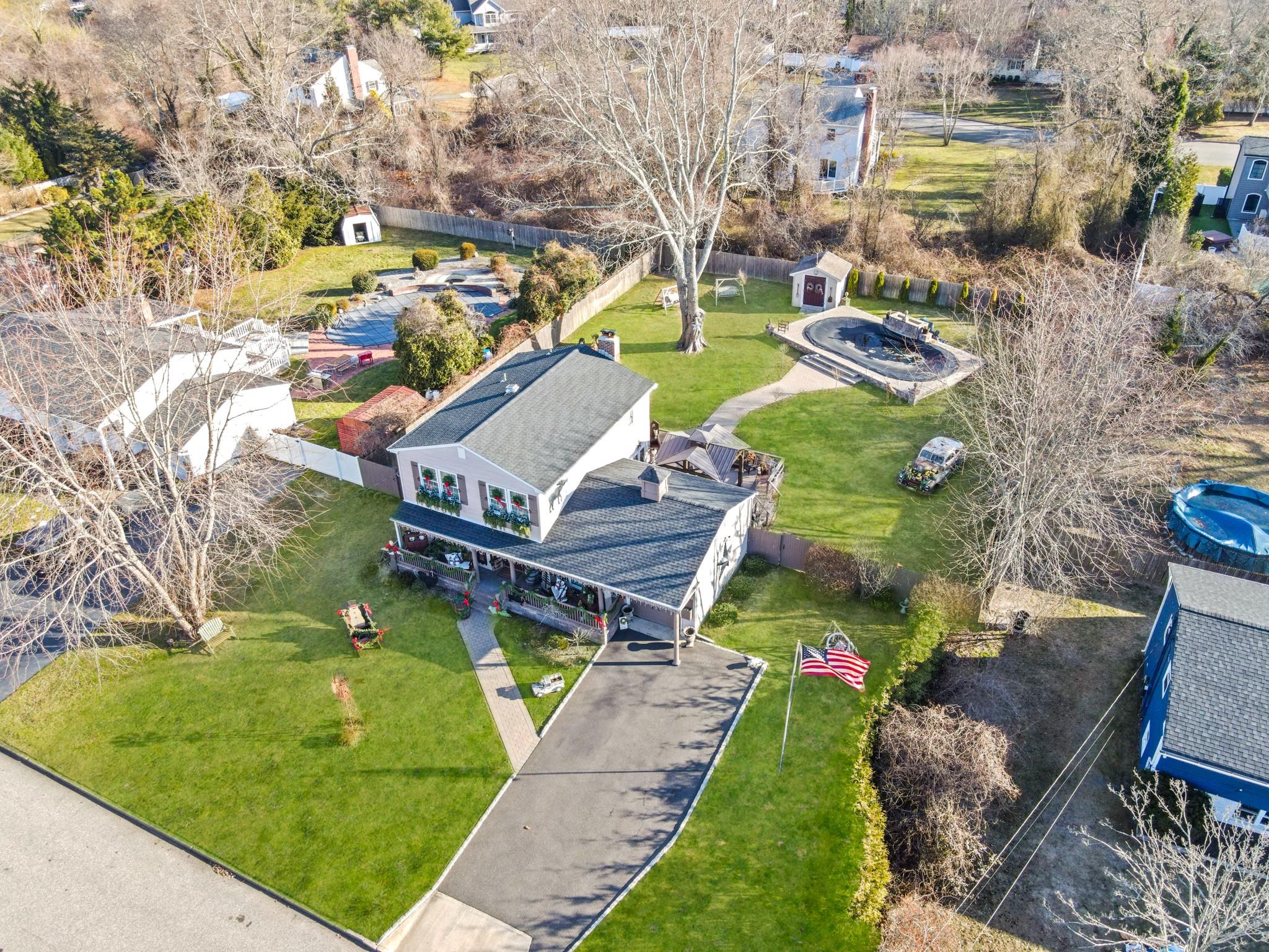 21 Country Greens Dr Dr, Bellport, New York image 3