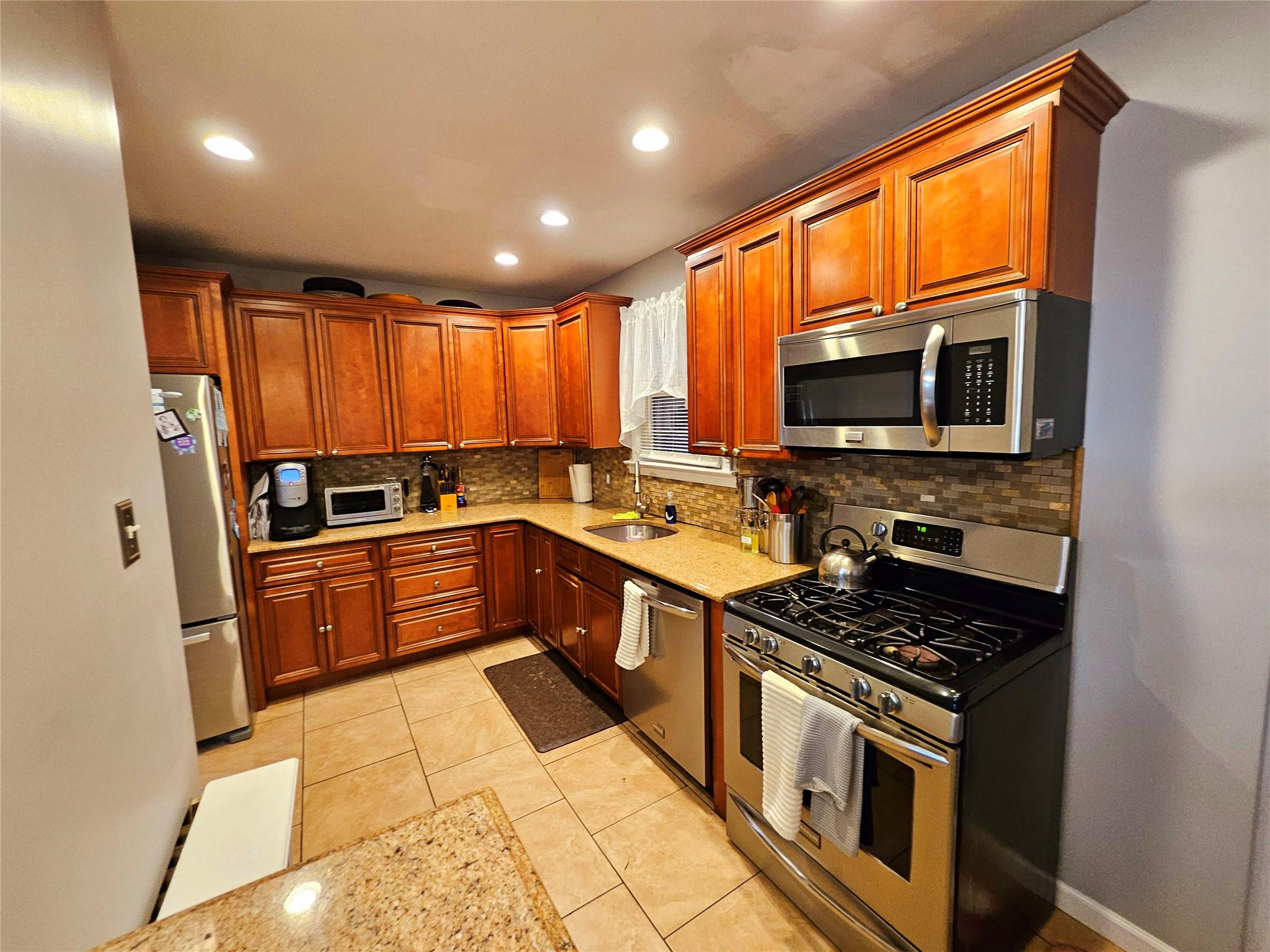 162 Oak Street, West Hempstead, New York image 10