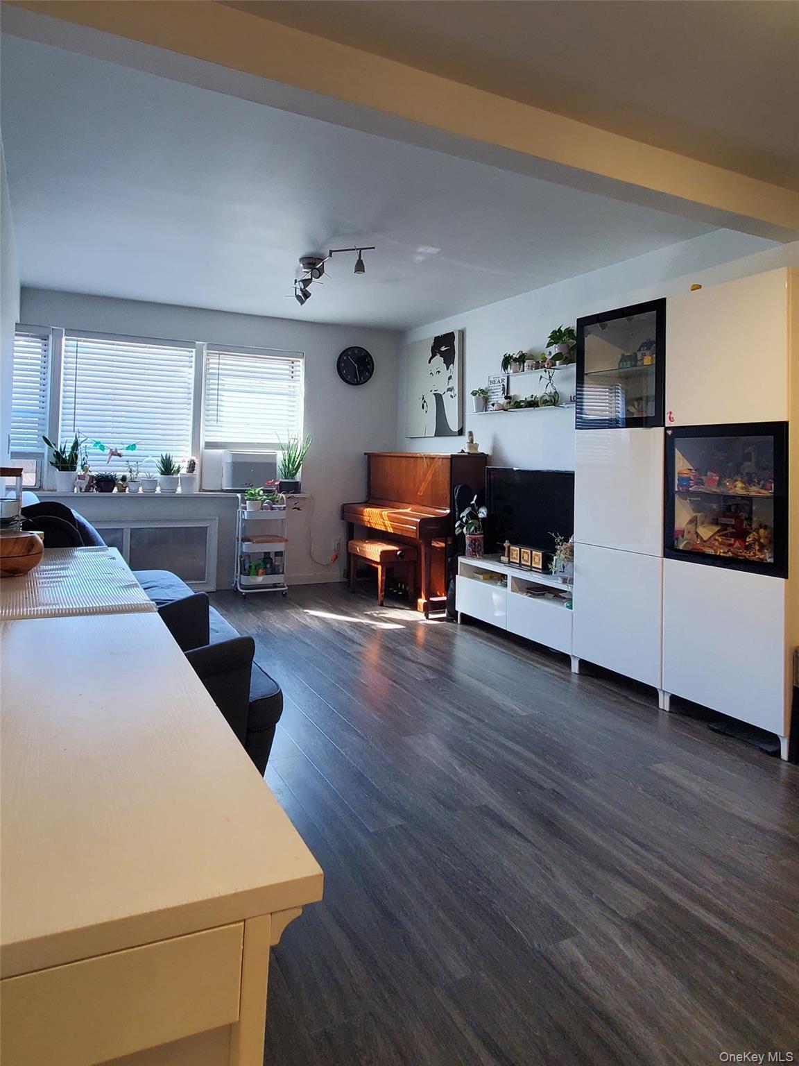 138-29 Jewel Avenue 1C