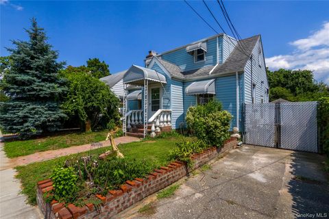 Photo of 130-55 222nd Street, Laurelton, NY 11413 (MLS # 929203) Photo of 130-55 222nd Street, Laurelton, NY 11413 (MLS # 929203)