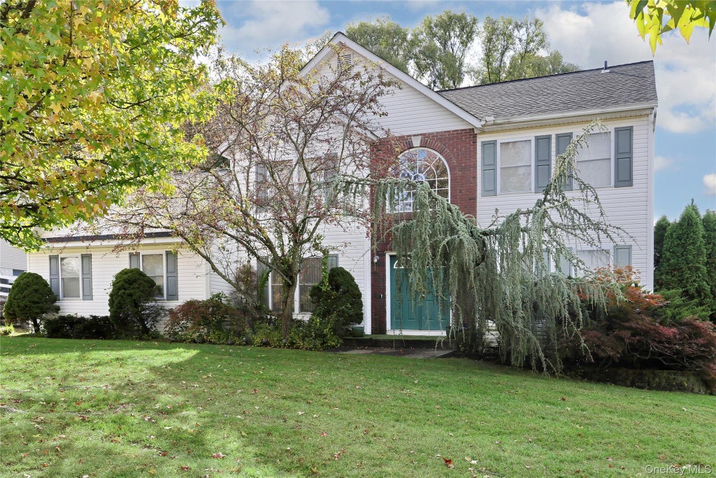 Photo of 14 Blue Heron Road, Nanuet, NY 10954 (MLS # 1062351)
