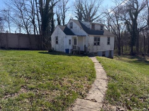 Photo of 1075 Spillway Road, Shrub Oak, NY 10598 (MLS # 983759)