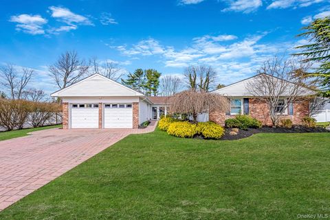 Homes For Sale - 16 Manchester Lane<br/> Stony Brook, NY 11790