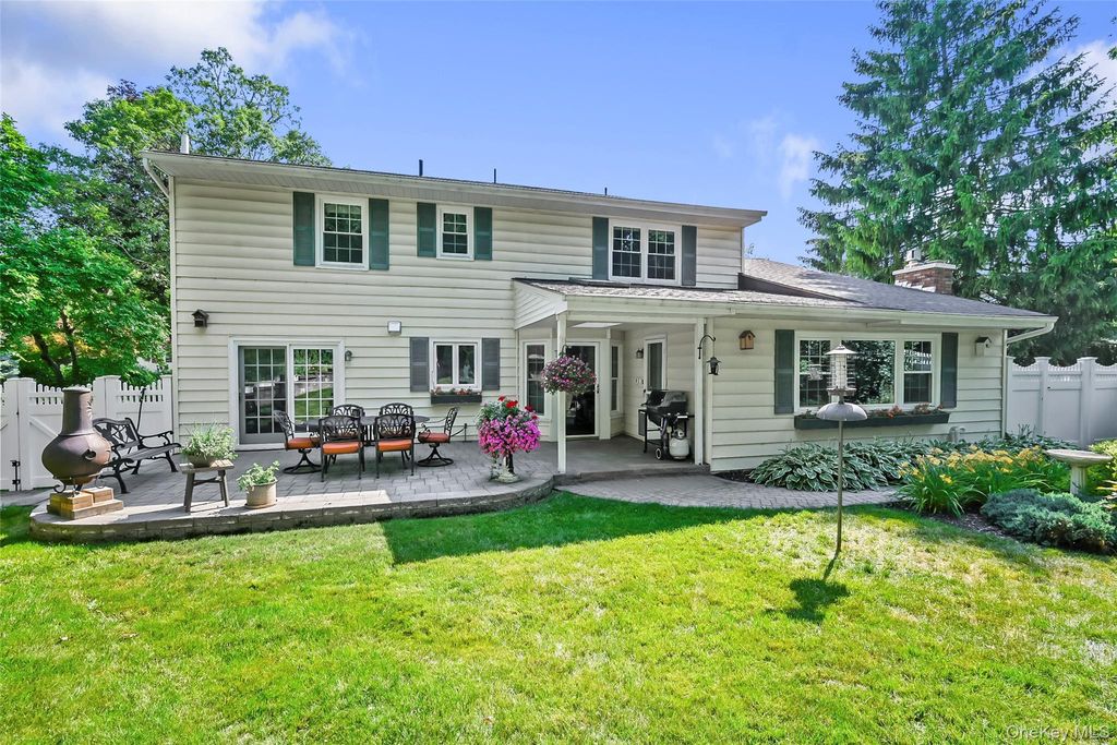Photo of 8 Camelot Drive, Goshen, NY 10924 (MLS # 926123)