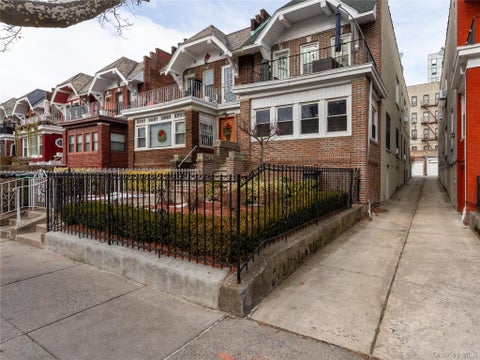 Multifamily For Sale - 1065 Carroll Street<br/> Brooklyn, NY 11225