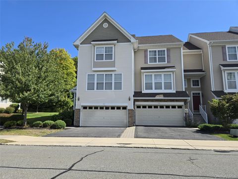 804 Hawthorn Way New Windsor NY 12553