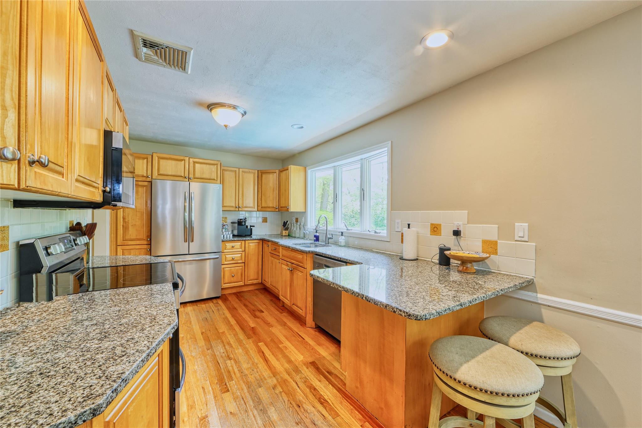 36 Oriole Way, Dix Hills, New York image 8