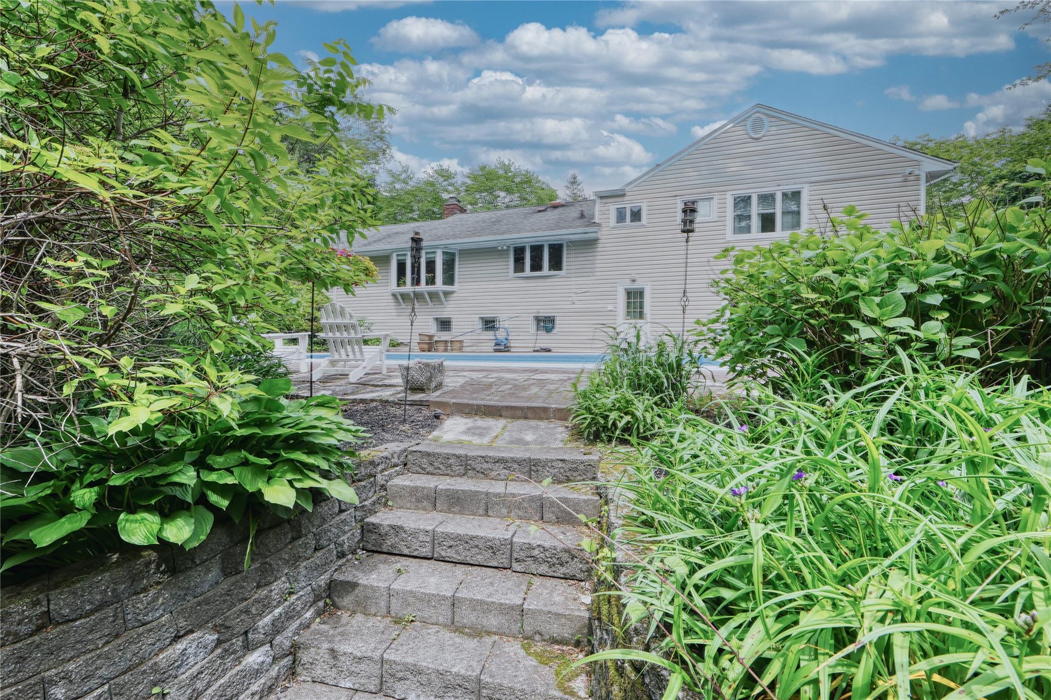 36 Oriole Way, Dix Hills, New York image 38