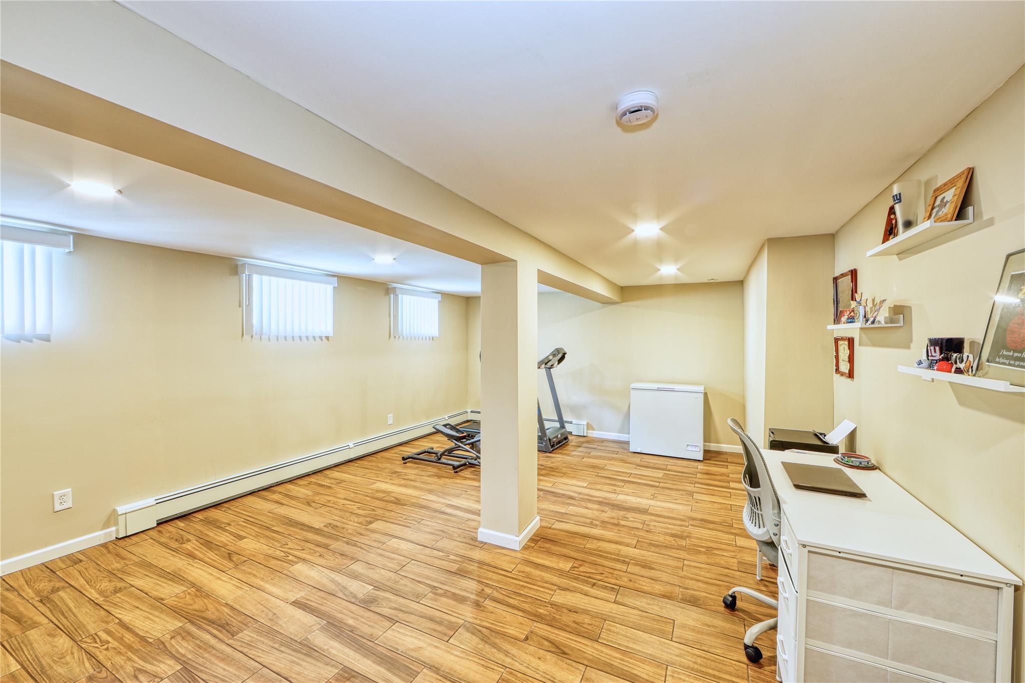 36 Oriole Way, Dix Hills, New York image 27