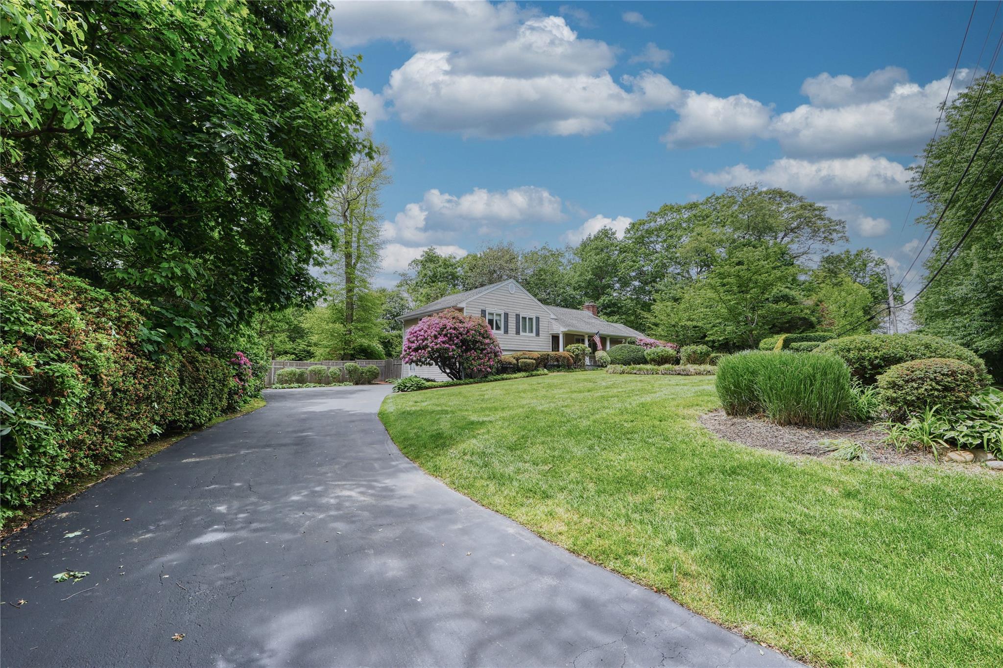 36 Oriole Way, Dix Hills, New York image 2