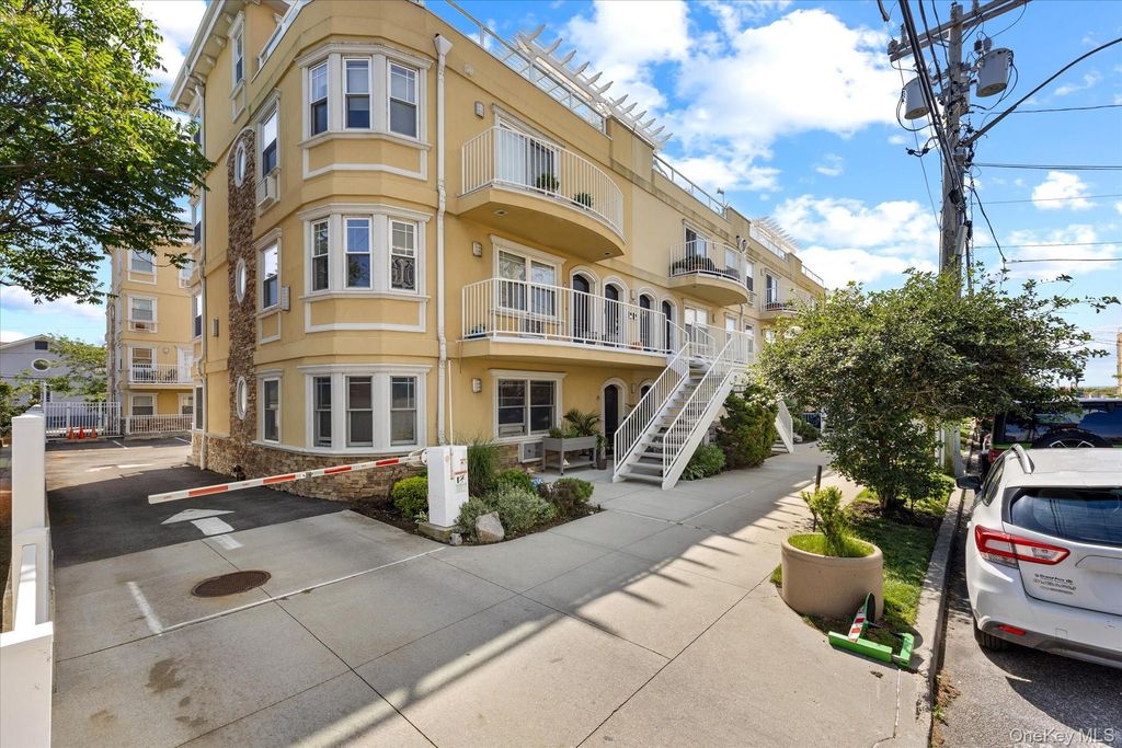Photo of 188 Beach 101st Street #1B, Rockaway Park, NY 11694 (MLS # 1019938)