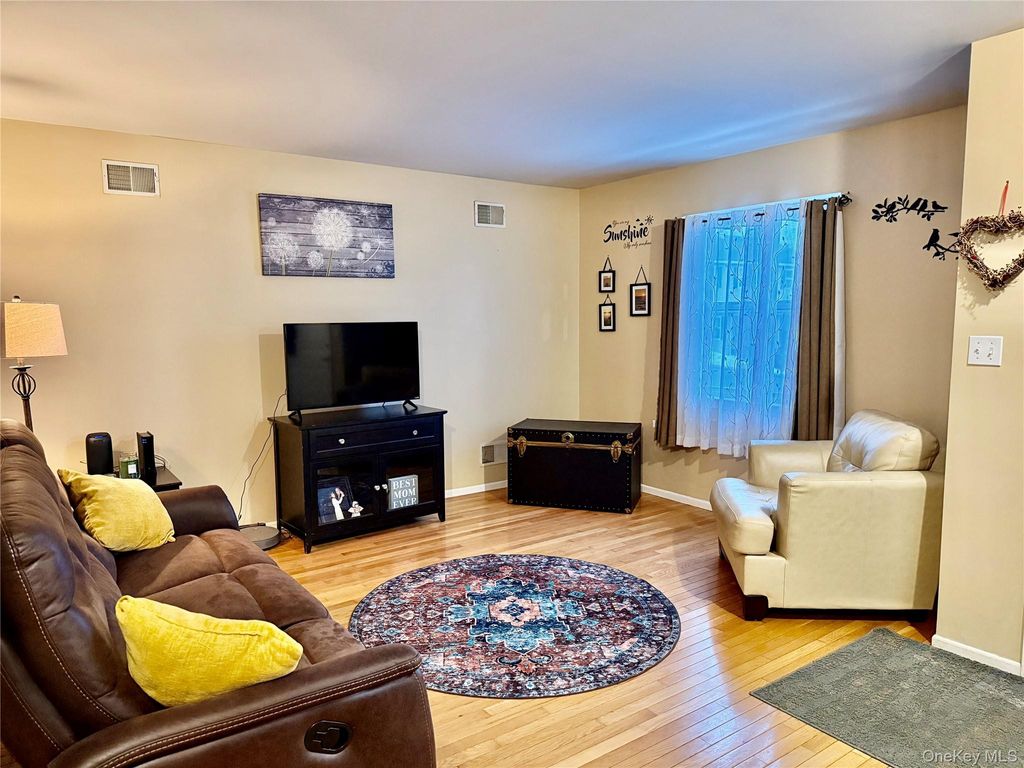 Photo of 99 Boniface Drive #7B, Pine Bush, NY 12566 (MLS # 949052)