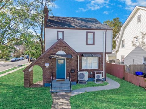Photo of 21 James Ll Burrell Avenue, Hempstead, NY 11550 (MLS # 928391) Photo of 21 James Ll Burrell Avenue, Hempstead, NY 11550 (MLS # 928391)