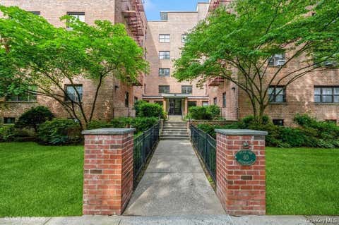 Homes For Sale - 60 WHITE OAK ST Street #5D<br/> Westchester County, New Rochelle, NY 10801