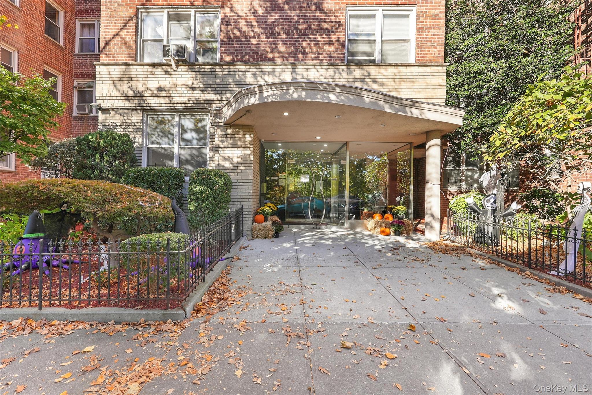 4295 Webster Avenue 1D