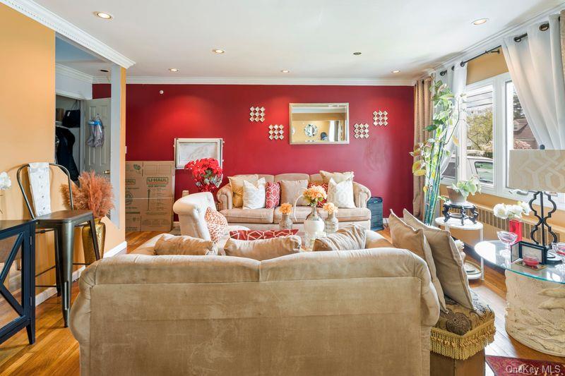 283 Hawthorne Avenue