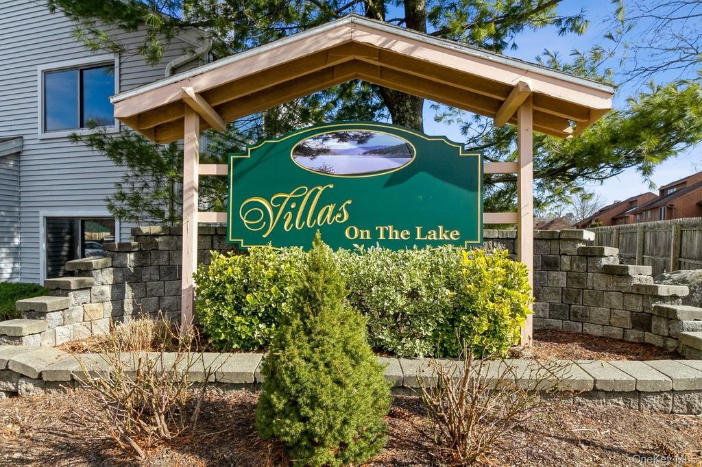 Photo of 24 Leisure Way, Mohegan Lake, NY 10547 (MLS # 987334)