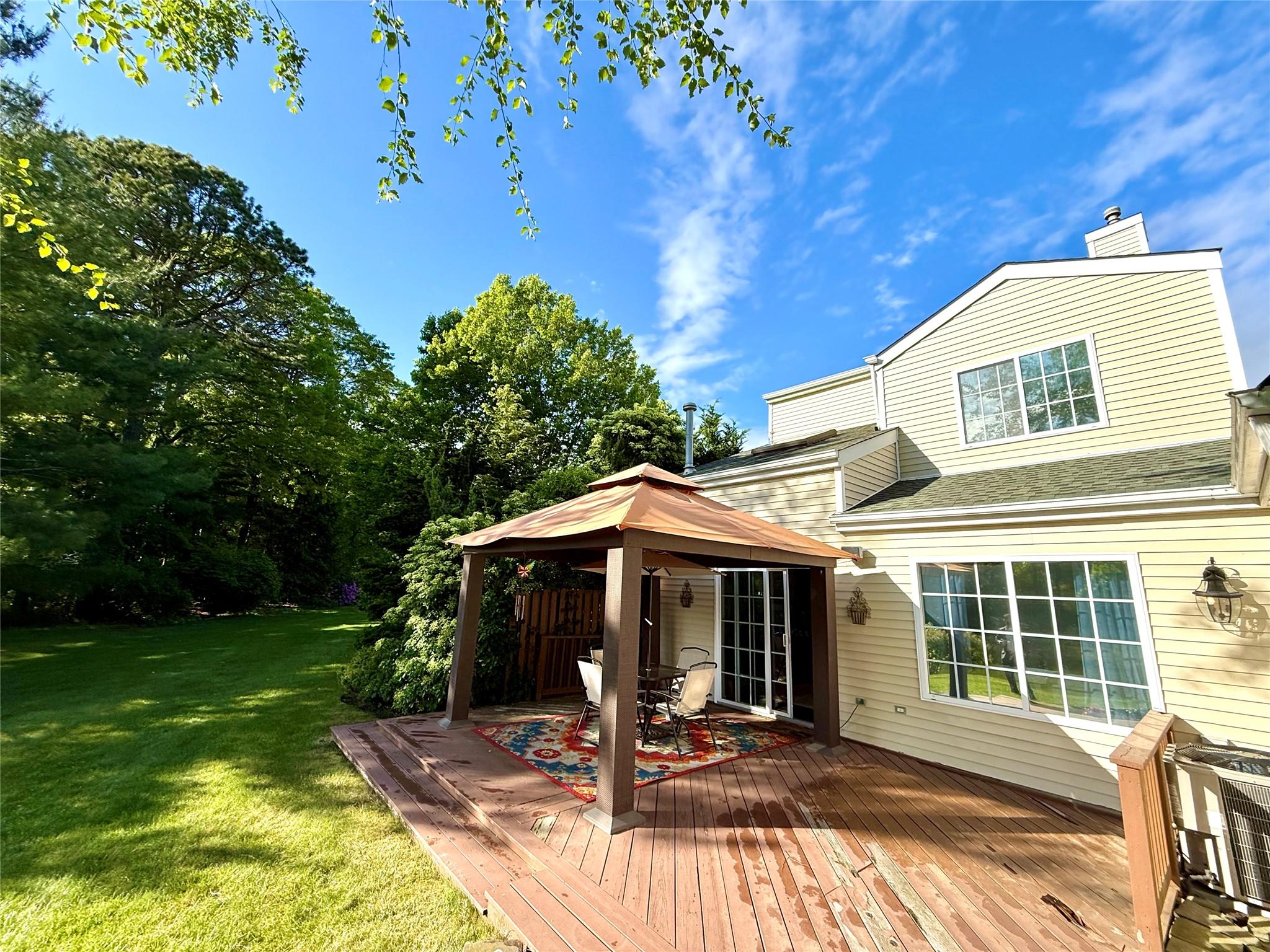 186 Gothic Circle, Manorville, New York image 7