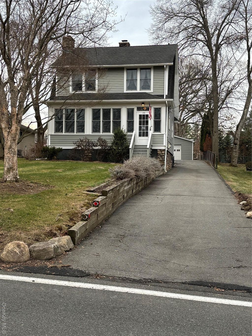 Photo of 148 E Washington Avenue, Pearl River, NY 10965 (MLS # 971099)