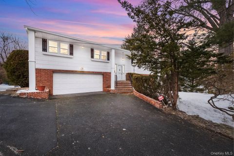 Homes For Sale - 32 Bramble Brook Road<br/> Ardsley, NY 10502