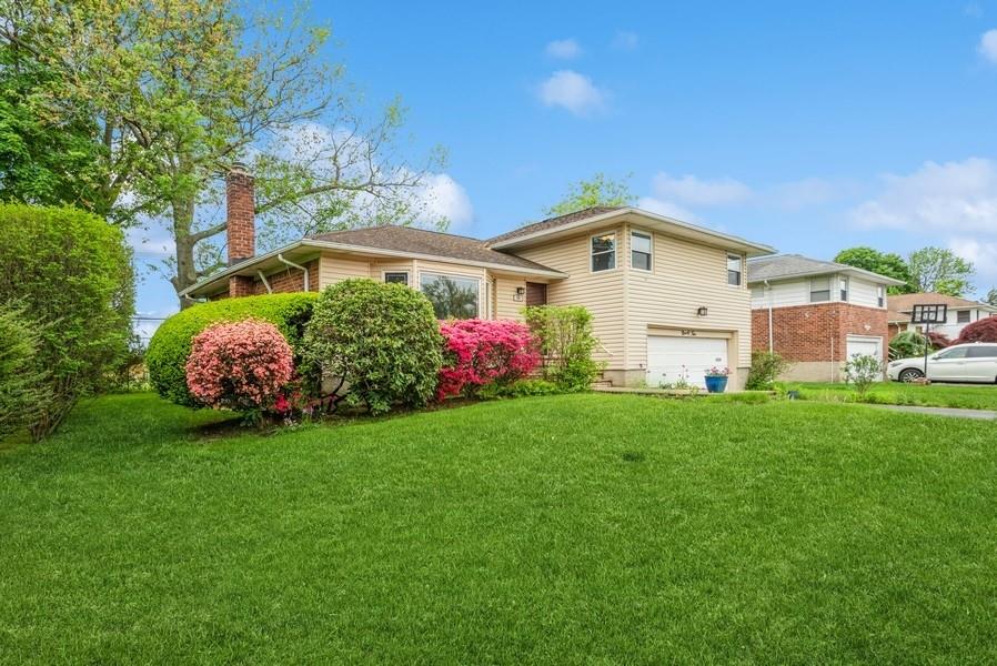 95 Nassau Avenue, Plainview, New York image 2
