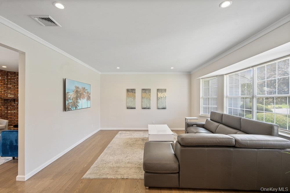 12 Aron Drive